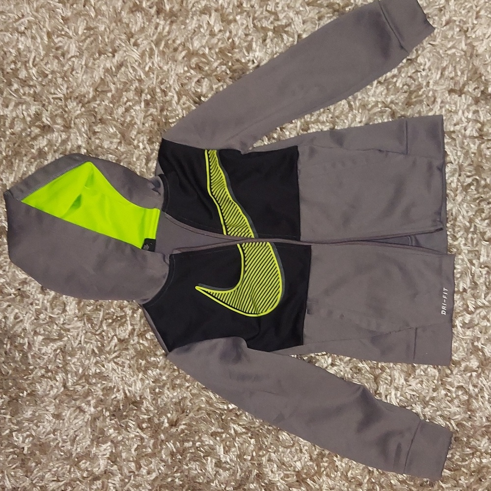 Boys size 6 nike jacket